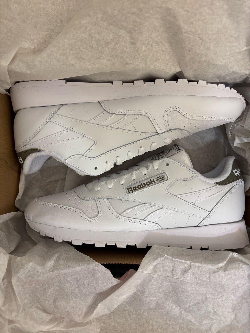 Reebok Men's White Low-Top Leather Running Shoes
